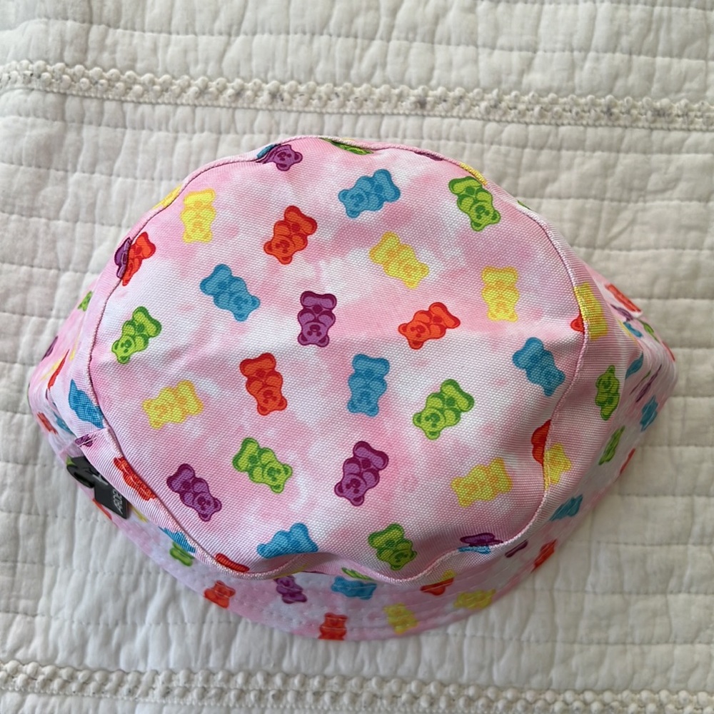 Brand new!! Rainbow gummy bear bucket hat! 👒🌈🏳️‍🌈 - Picture 2 of 5